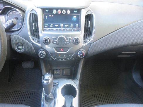 Used 2017 Chevrolet Cruze LT w/ Sun And Sound Package FWD image 16
