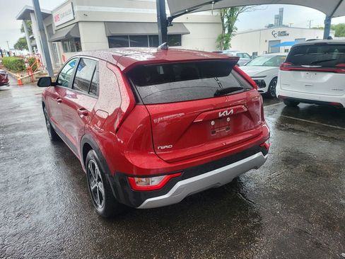 Used 2025 Kia Niro LX FWD image 9