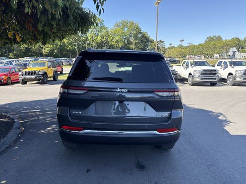 New 2025 Jeep Grand Cherokee Laredo X w/ Luxury Tech Group I image 4