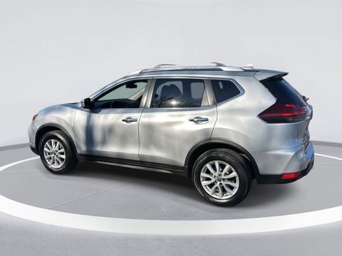 Used 2020 Nissan Rogue SV image 6