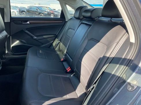 Used 2022 Volkswagen Passat 2.0T image 17