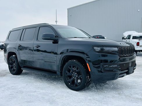 Used 2025 Jeep Wagoneer Series II image 2