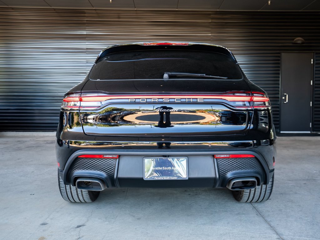 Certified 2024 Porsche Macan AWD/4WD image 6
