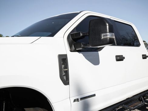 Used 2017 Ford F250 XLT image 4