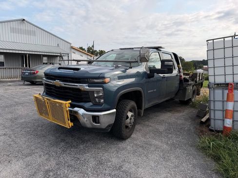 Used 2025 Chevrolet Silverado 3500 LT w/ Convenience Package AWD/4WD image 1