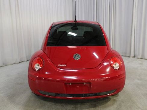 Used 2009 Volkswagen Beetle S image 22