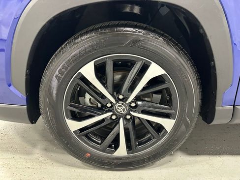 Used 2025 Toyota Corolla Cross XSE w/ Convenience Package image 62