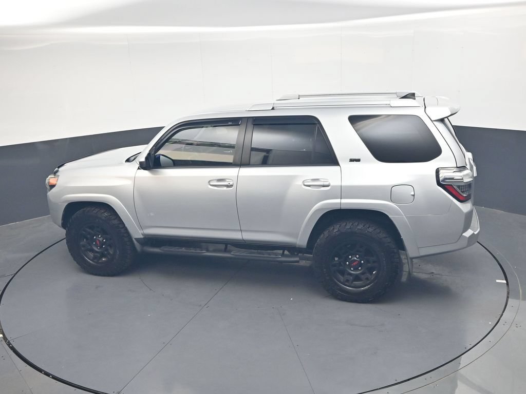Used 2017 Toyota 4Runner SR5 AWD/4WD image 20