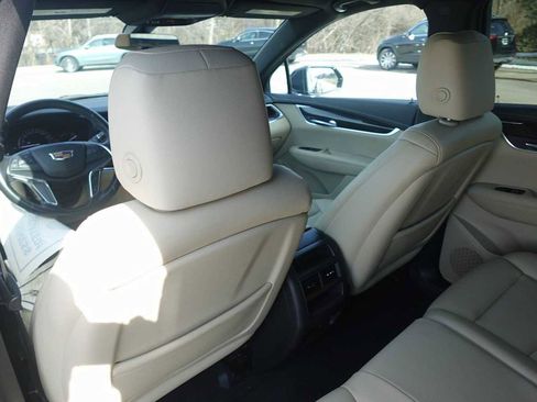 Used 2019 Cadillac XT5 FWD image 32