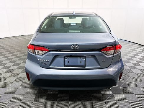 Used 2024 Toyota Corolla LE FWD image 4