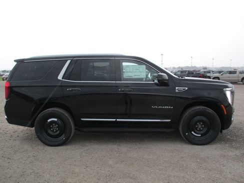 New 2026 GMC Yukon Elevation w/ Elevation Premium Package AWD/4WD image 3