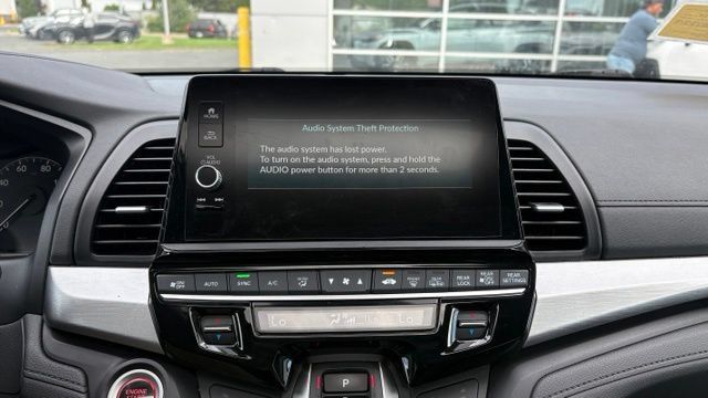 Used 2025 Honda Odyssey EX-L image 16