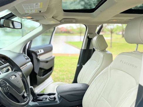 Used 2017 Ford Explorer Platinum image 13