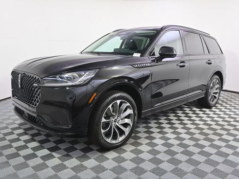 New 2026 Lincoln Aviator AWD image 2