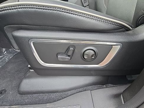 New 2026 RAM 1500 Laramie AWD/4WD image 12