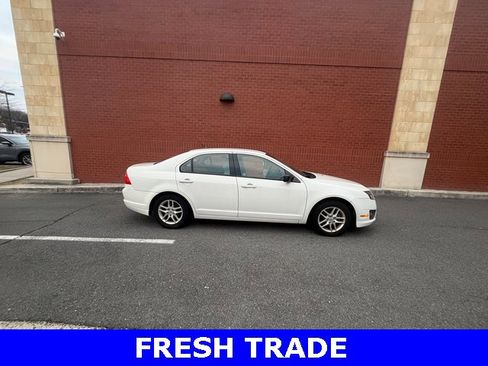 Used 2011 Ford Fusion S image 1