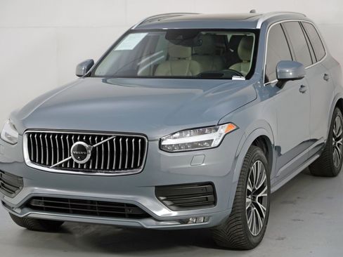 Used 2020 Volvo XC90 T6 Momentum image 48