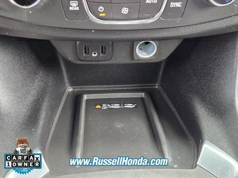 Used 2023 Chevrolet Traverse LT FWD image 19