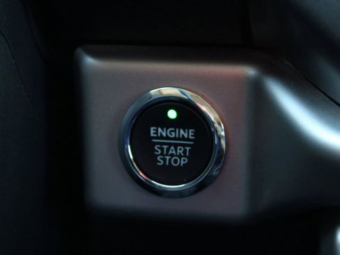 Used 2024 Ford Expedition XLT AWD/4WD image 24