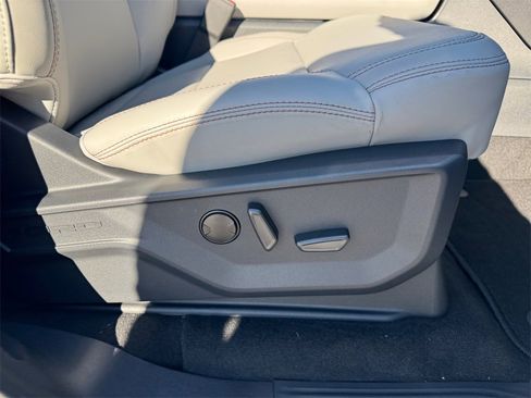 New 2025 Ford Expedition Max Active image 23