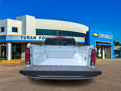 Used 2026 Chevrolet Colorado W/T w/ WT Custom Package RWD image 5