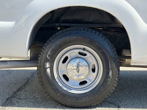 Used 2016 Ford F250 XL w/ Power Equipment Group image 28