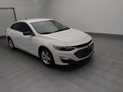 Used 2020 Chevrolet Malibu LS FWD image 13