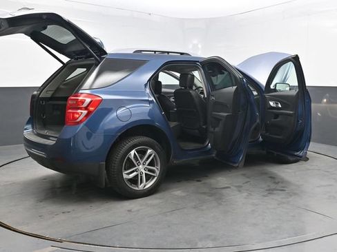 Used 2017 Chevrolet Equinox Premier w/ Enhanced Convenience Package AWD/4WD image 38