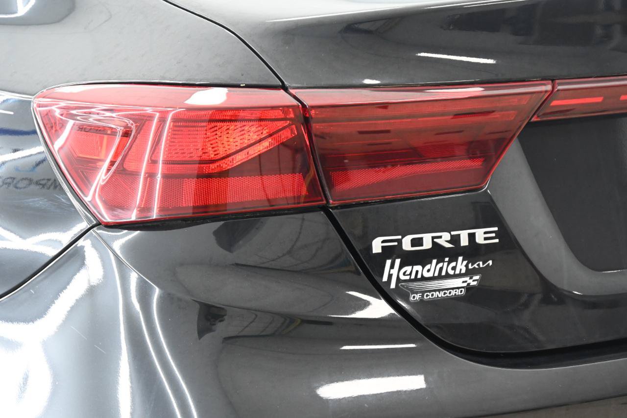 Used 2023 Kia Forte LXS w/ LXS Technology Package FWD image 11