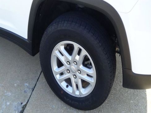 Used 2023 Jeep Grand Cherokee 4WD 4xe image 9