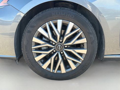 Used 2024 Nissan Altima 2.5 SV image 39