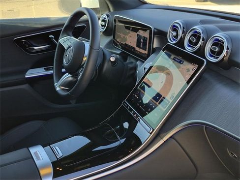 Certified 2025 Mercedes-Benz GLC 300 image 12