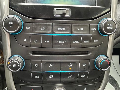 Used 2016 Chevrolet Malibu LT FWD image 24
