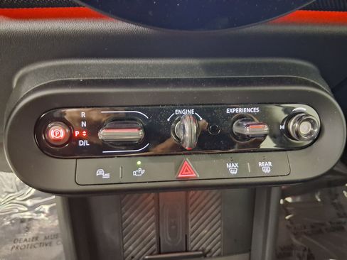 Used 2025 MINI Cooper 2-Door Hardtop image 14