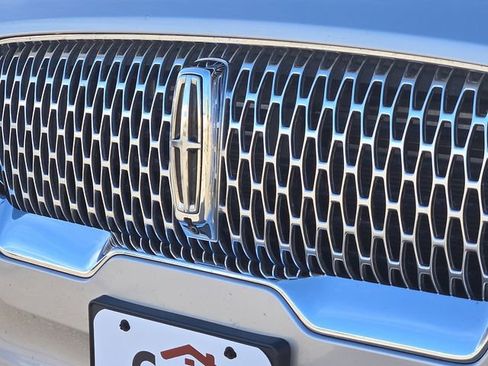 Used 2022 Lincoln Aviator Reserve w/ Equipment Group 201A image 7