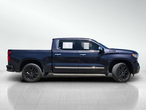 Used 2022 Chevrolet Silverado 1500 High Country w/ High Country Premium Package AWD/4WD image 3