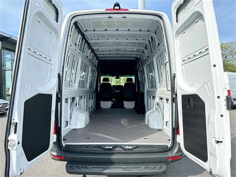 New 2025 Mercedes-Benz Sprinter 2500 image 13