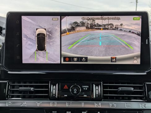 New 2026 Nissan Pathfinder SL image 21