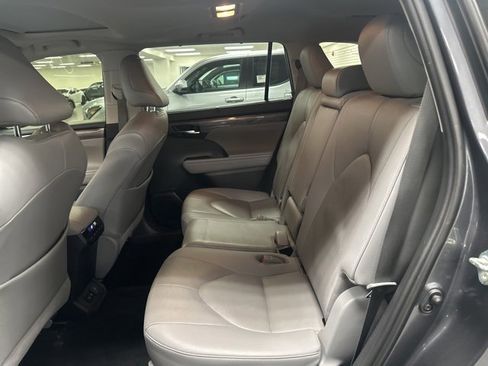 Certified 2020 Toyota Highlander Limited image 22