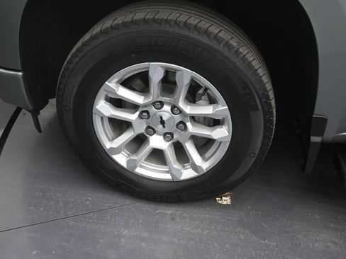 Used 2023 Chevrolet Silverado 1500 RST RWD image 9