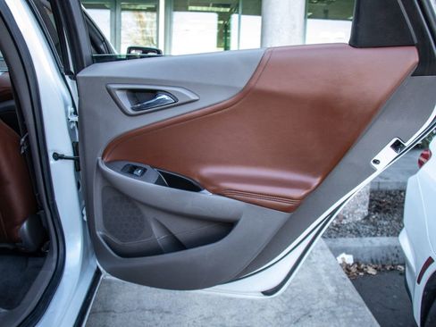 Used 2017 Chevrolet Malibu LT w/ Leather Package image 24