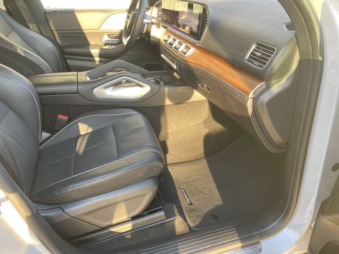 Certified 2024 Mercedes-Benz GLS 580 4MATIC image 51