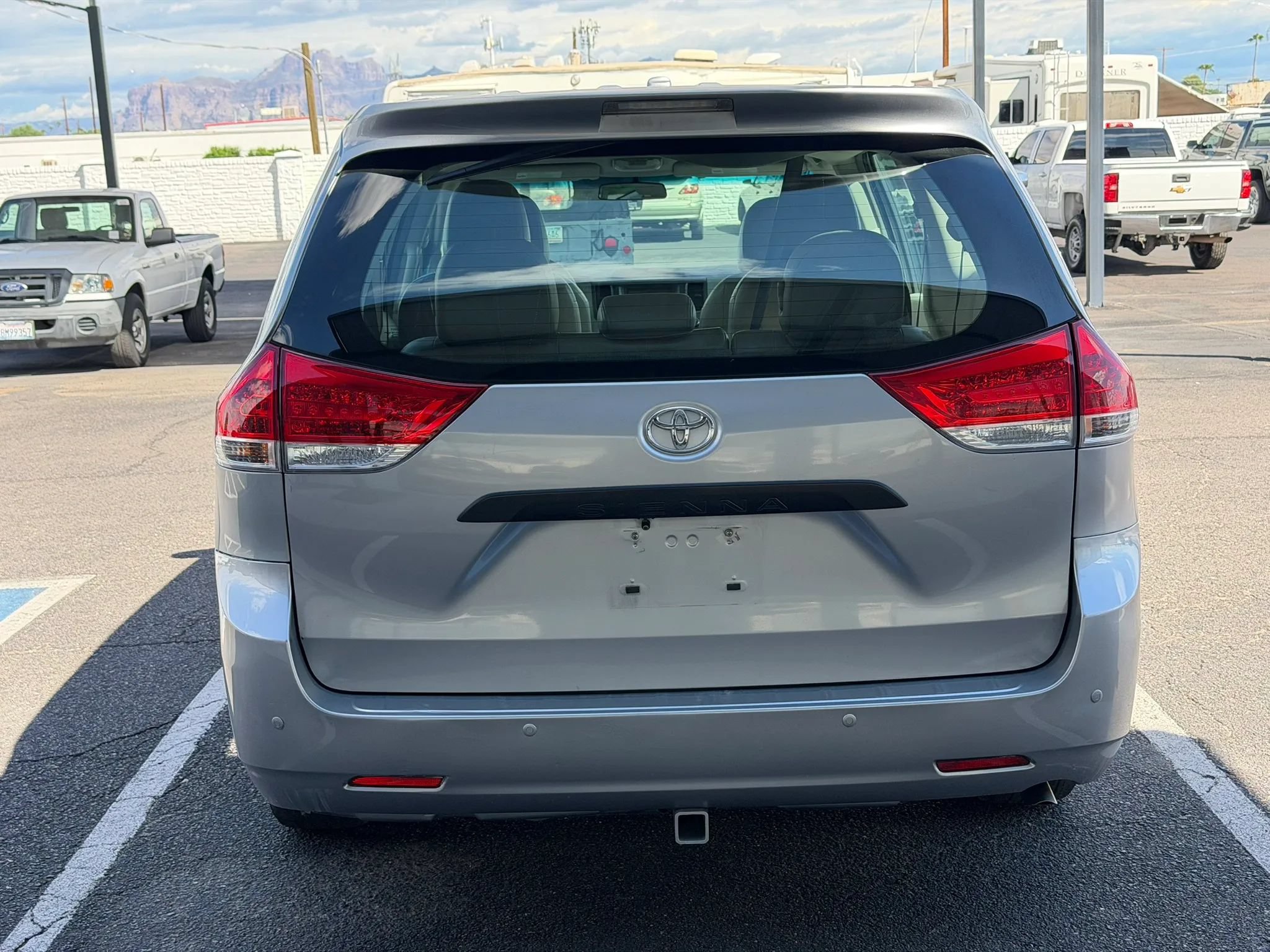 Used 2011 Toyota Sienna FWD image 7