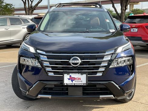 Used 2025 Nissan Rogue Platinum w/ Platinum Premium Package image 3