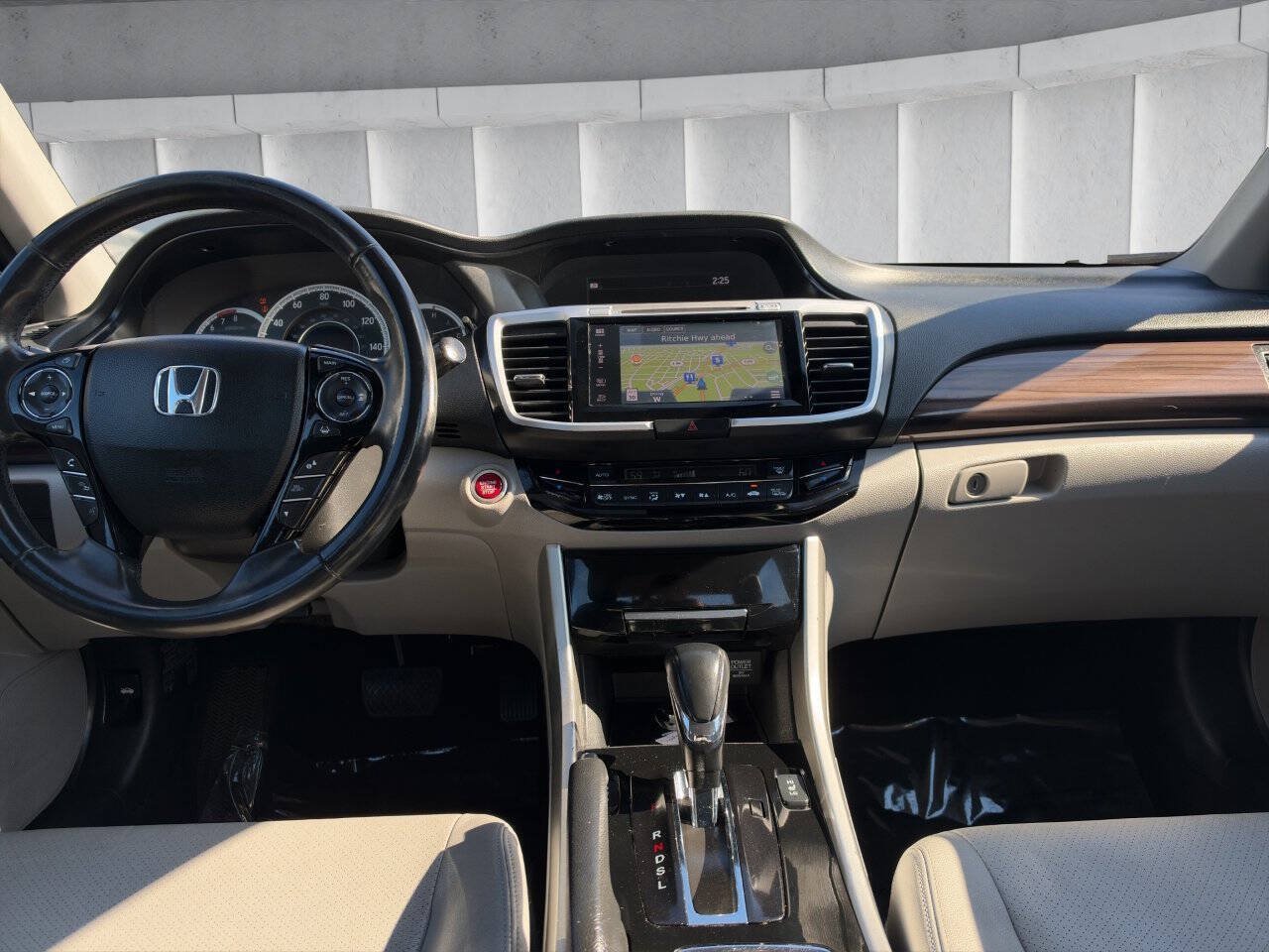Used 2017 Honda Accord EX-L image 13