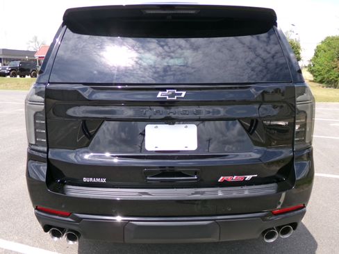 New 2026 Chevrolet Tahoe RST image 5