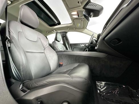 Used 2025 Volvo S60 B5 Core image 25