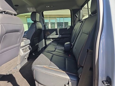 Used 2025 Ford F250 Lariat w/ Lariat Ultimate Package image 8