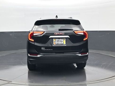 Used 2022 GMC Terrain SLT w/ Infotainment Package II FWD image 6