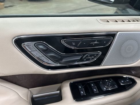 Used 2021 Lincoln Navigator L Reserve w/ Luxury Package image 14